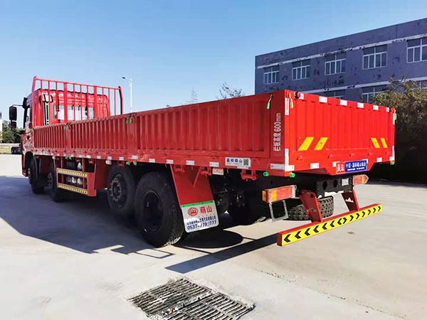 载货汽车