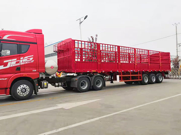 仓栅半挂车