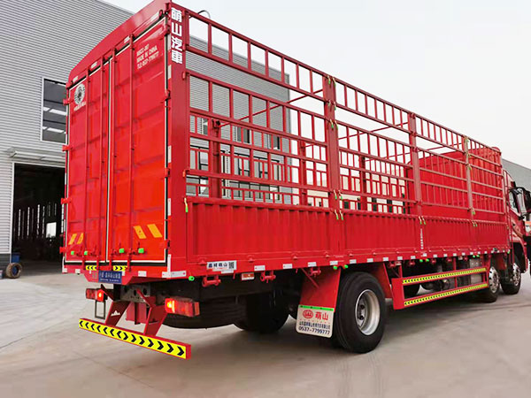 仓栅半挂车